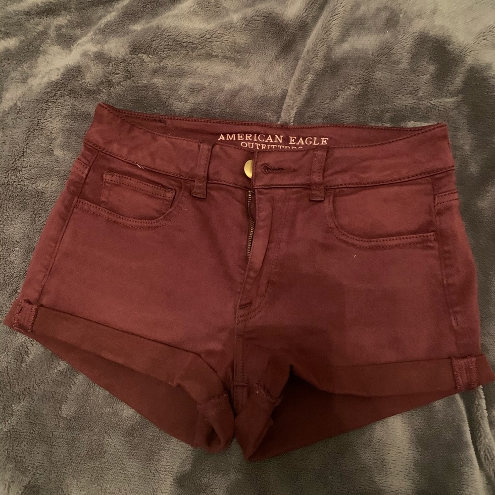 American Eagle hi rise high waisted maroon shorts